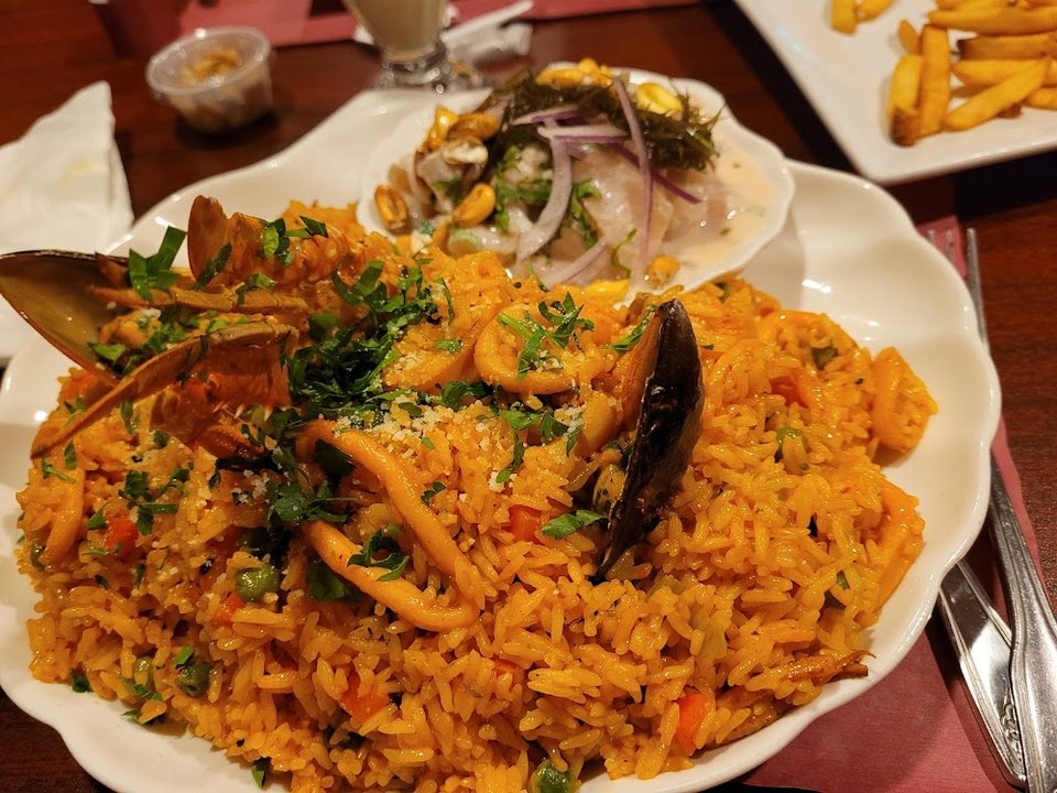 Ceviche Con Arroz Con Mariscos